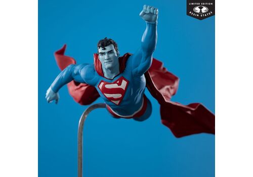 DC Direct 1/10 Statue - Superman Red and Blue (by Lee Bermejo)- 6 image