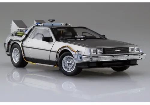 Back to the Future 1/24 Plastic model kit - Time Machine (with Marty McFly figure)- 2 image